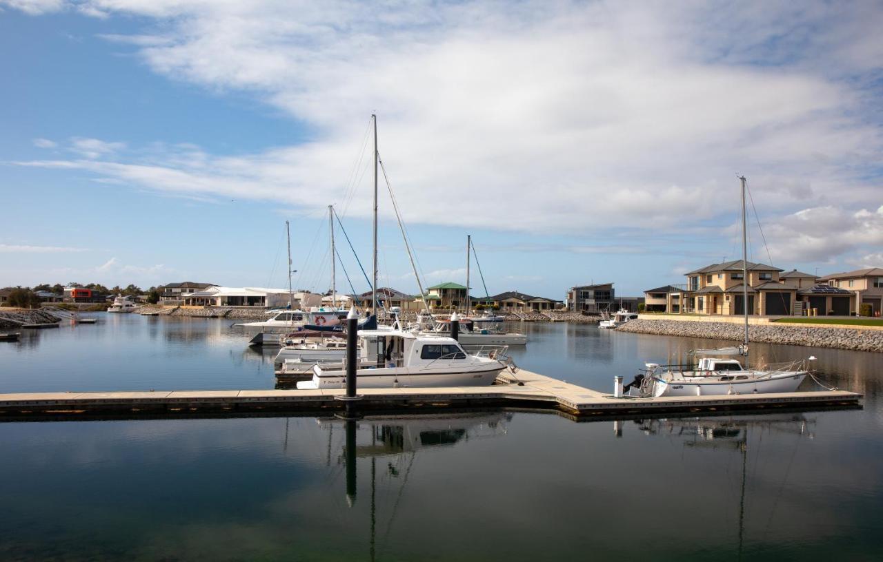 モドラズ アパートメンツ タンビー ベイ Tumby Bay エクステリア 写真