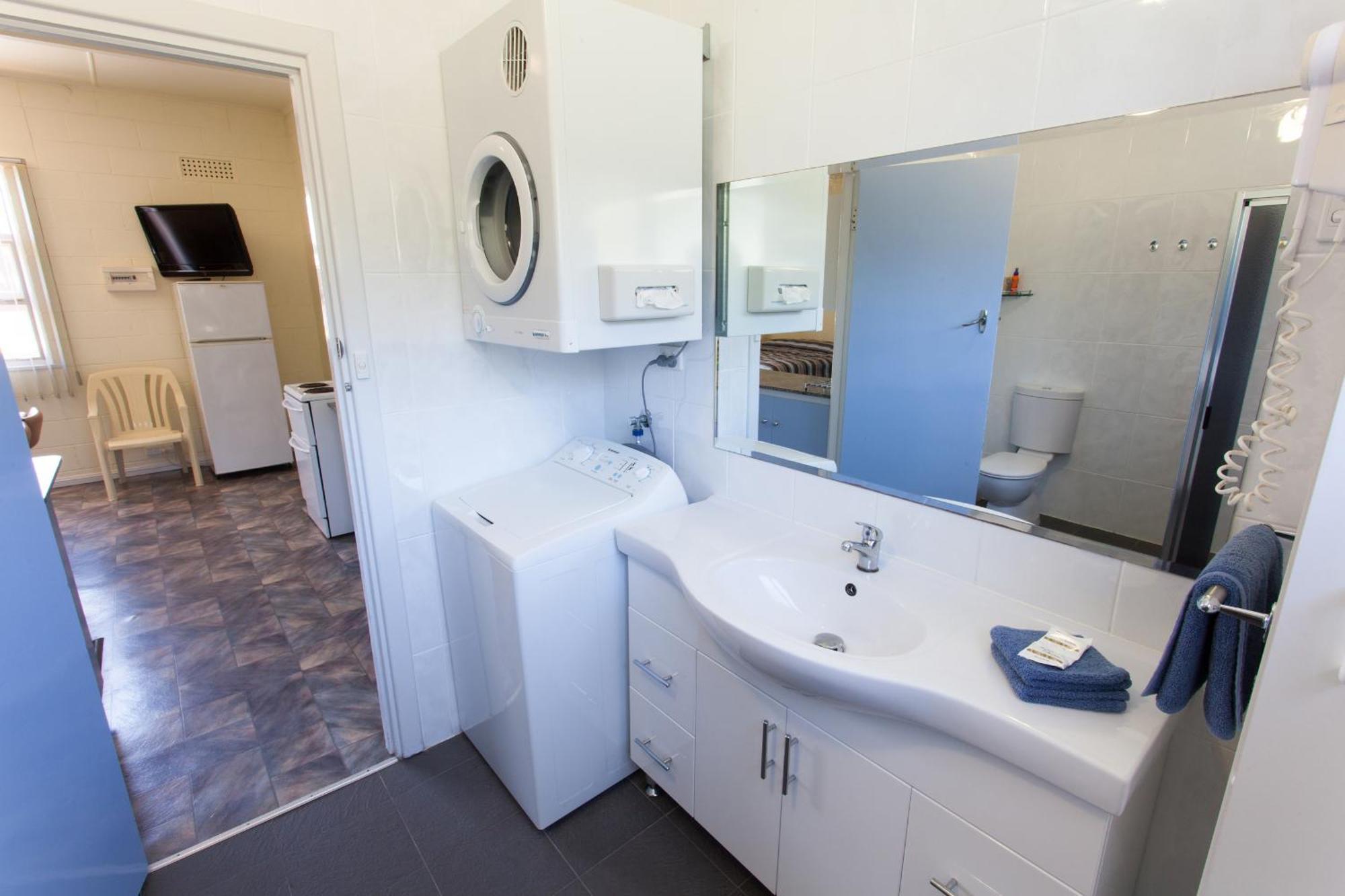 モドラズ アパートメンツ タンビー ベイ Tumby Bay 部屋 写真