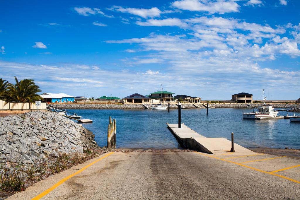 モドラズ アパートメンツ タンビー ベイ Tumby Bay エクステリア 写真