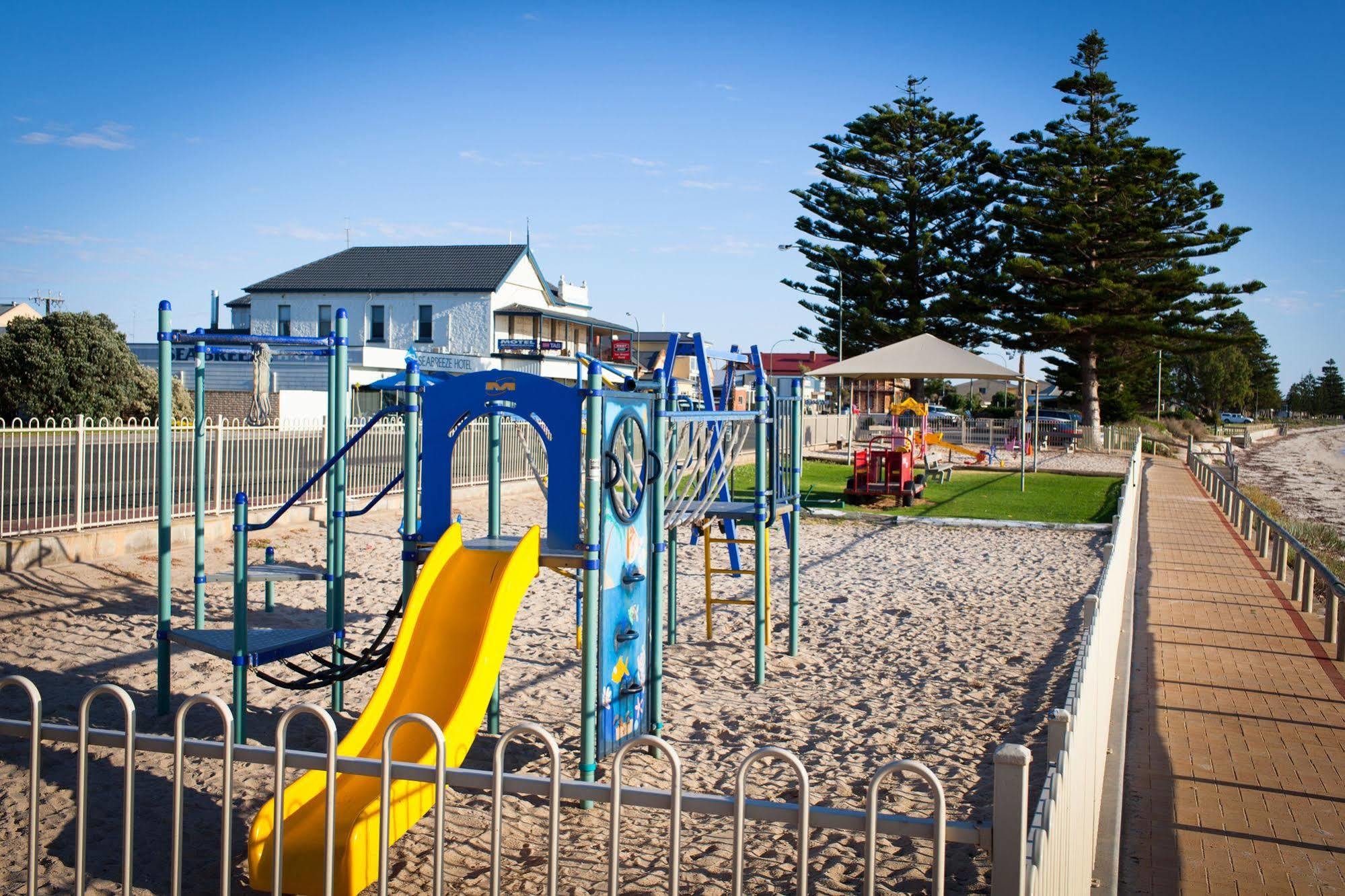 モドラズ アパートメンツ タンビー ベイ Tumby Bay エクステリア 写真
